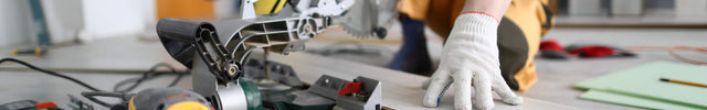 FDN Raumausstattung & Abriss bei der professionellen Laminatverlegung – Experten für Bodenverlegung, Bodenausbesserung, Ausgleichsmasse, Estrichausbesserung, Innenausbau, Entrümpelung & Abrissarbeiten in Nagold, Rottenburg, Herrenberg, Jettingen, Böblingen & Umgebung.